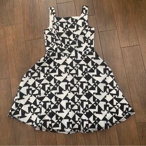 Black and White Sleeveless Kay Unger Geometric Dress sz 12
